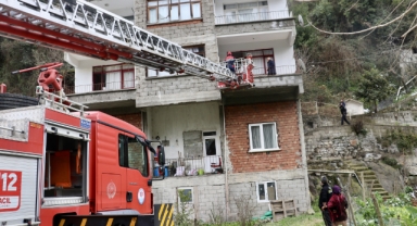 Trabzon'da heyelanda evlerinde mahsur kalan 6 kişi ekiplerce kurtarıldı