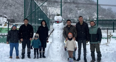TÜGVA Giresun İl Başkanı Aydın Öncülüğünde Piraziz’de Filistin Temalı Kardan Adam Etkinliği Düzenlendi