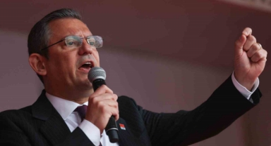 CHP’den Skandal Boykot Listesi! Özgür Özel’den Kutuplaştırıcı Adım: Devlet Kurumlarına ve Yerli Markalara Boykot Çağrısı!