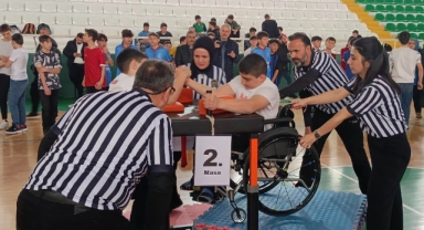 Giresun'da Okul Sporları Yıldızlar Bilek Güreşi İl Birinciliği Coşkusu