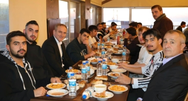 Giresun Gençlik ve Spor İl Müdürü Ergün Keşap Aziz Hüseyin Gökçe Yurdu'nda Öğrencilerle İftarda Buluştu