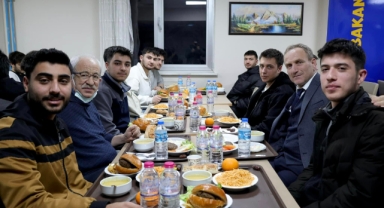 Giresun Gençlik ve Spor İl Müdürü Ergün, Üniversiteli Gençlerle İftar Sofrasında Bir Araya Geldi