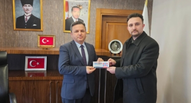 Ülkü Ocakları Giresun İl Başkanı Umut Türkeş, İl Millî Eğitim Müdürü Tokgöz’ü Ziyaret Etti