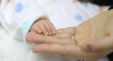 Aile ve Sosyal Hizmetler Bakanı Göktaş'tan Doğum Yardımı Müjdesi: 2025 Aile Yılı'nda Doğum Yardımı Başvurusu Nasıl ve Nereden Yapılacak?