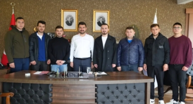 AK Parti Bulancak Gençlik Kolları'ndan Piraziz Belediye Başkanı Ayyıldız'a Ziyaret