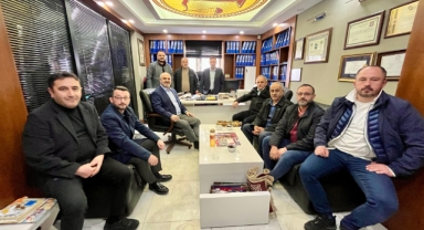 AK Parti Giresun İl Yönetiminden Nuri Karaman’a Umre Ziyareti