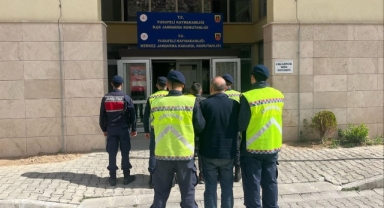 Artvin'de göçmen kaçakçılığı iddiasıyla 2 şüpheli tutuklandı
