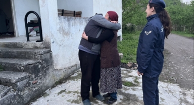 Giresun'da kaybolan zihinsel engelli genç, güvenlik güçlerinin duyarlılığıyla ailesine teslim edildi