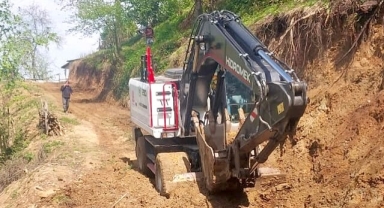 Giresun’da Köy Yollarında Onarım ve Temizlik Çalışmaları Sürüyor