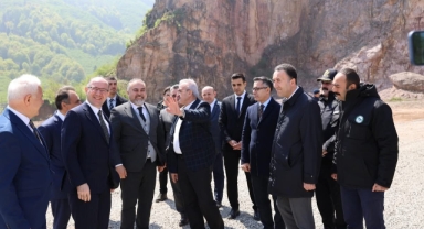 Giresun’da Sokak Hayvanları İçin Örnek Proje: Bakan Yardımcısı Karaloğlu, Hayvan Bakımevi Proje Sahasında İncelemelerde Bulundu