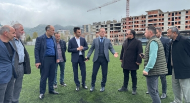 Giresun Gençlik ve Spor İl Müdürü Ergün Semt Sahası’nda incelemelerde bulundu