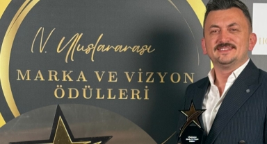 Giresun’un Sevilen Sanatçısı Hakan Köntek, Uluslararası Marka ve Vizyon Ödülleri'nde Ödül Aldı