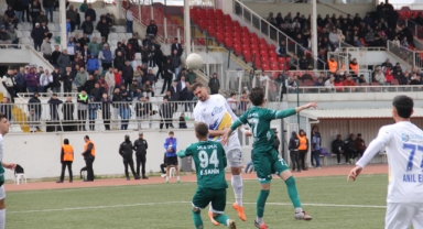 Giresunspor, Belediye Derincespor'a Mağlup Oldu