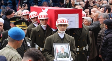 Kuzey Irak'ta dron saldırısı sonrası şehit olan Uzman Onbaşı Berat Mecit Day'a son görev