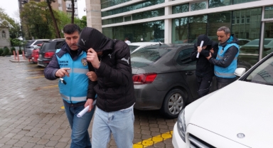 Okulda öğretmeni hastanelik eden 2 kişi tutuklandı