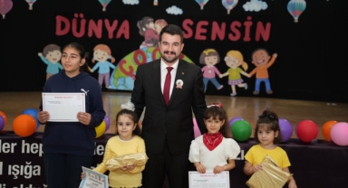 Piraziz Belediye Başkanı Ayyıldız, 23 Nisan Etkinliklerinde Çocuklarla Buluştu