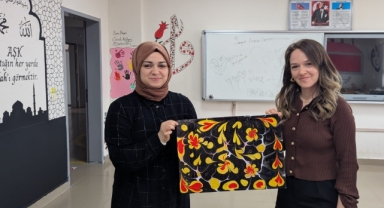 Piraziz İmam Hatip Ortaokulu’ndan Ebru Sanatıyla 80 Farklı Eser