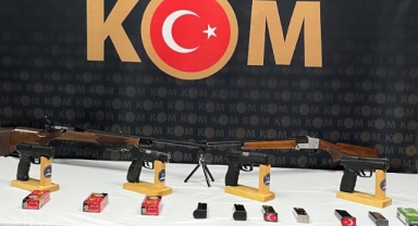 Silah operasyonunda 4 kişi gözaltına alındı