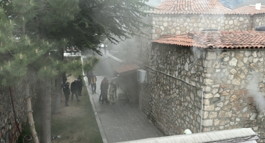 Tokat'ta tarihi camide çıkan yangın söndürüldü