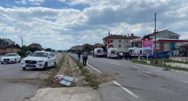 Ambulansla cipin çarpıştığı kazada 4 kişi yaralandı