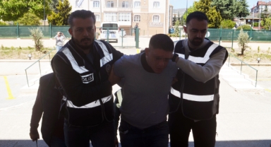 Annesini bıçaklayarak öldüren şahıs alkollü çıktı   