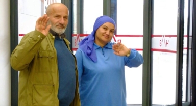 ‘Ayağımı artık kesin’ diyen hasta, larva tedavisi ile yürüyerek taburcu oldu