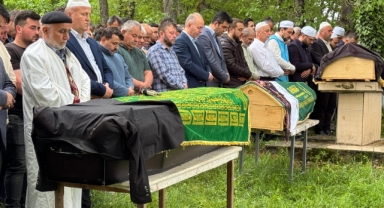 Aynı evden 3 cenaze: Arazi kavgasında ölen karı koca ve oğlu, yan yana defnedildi