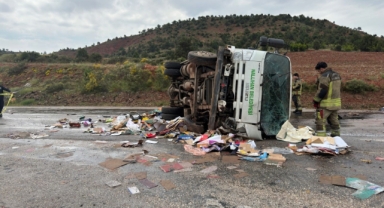 Belediye kamyonu kontrolden çıktı: 1 ölü, 1 yaralı