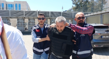 Berber koltuğunda kardeşini vuran ağabey tutuklandı