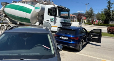 Beton mikseri ile otomobil çarpıştı: 1 yaralı   