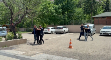 Dövülerek öldürülen kadınla ilgili gözaltı alınan 2 kişi adliyeye sevk edildi