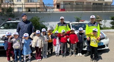 Espiye'de öğrencilerden jandarmaya ziyaret