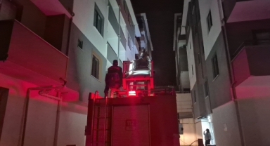 Evde uyuyakalan çocuk mahalleyi ayağa kaldırdı