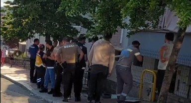 Evin mutfağında çıkan yangın paniğe neden oldu