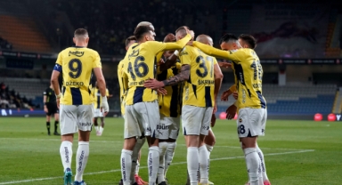 Fenerbahçe, deplasmanda üst üste 4. maçını kazandı