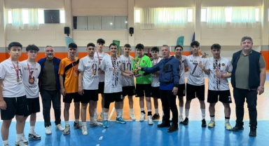 Gençler B Erkek Futsal İl Birinciliği Espiye’de Tamamlandı