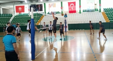 Giresun’da Okul Sporları Voleybol İl Birinciliği'nde Dereceler Belirlendi