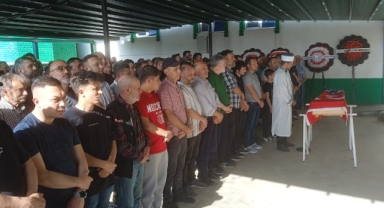 Giresun'da Pikabın Çarpması Sonucu Hayatını Kaybeden 8 Yaşındaki Eymen Son Yolculuğuna Uğurlandı