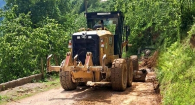 Giresun’da Ulaşım Konforu ve Güvenliği Artıyor: İl Özel İdaresi Ekipleri Çalışmalarını Sürdürüyor