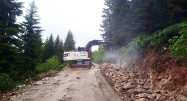 Giresun'un O Köyünde Ulaşım Rahatlıyor: Yol Genişletme Çalışmaları Sürüyor