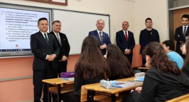 Giresun Valisi Serdengeçti Aksu Şehit Hakan Gemici Ortaokulunda Öğrencilerle Buluştu