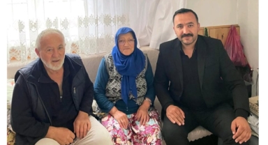 Güce’de Anneler Günü'nde Vefa Örneği: Yukarı Boynuyoğun Köyü Muhtarlığından Anlamlı Ziyaret