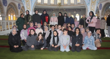 Güce'de çocuklar ve gençler camide buluştu
