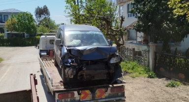 Hafif ticari araç jandarma aracına çarptı: 1 ölü