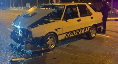 İki otomobili çarpışması sonucu meydana gelen kazada 4 kişi yaralandı