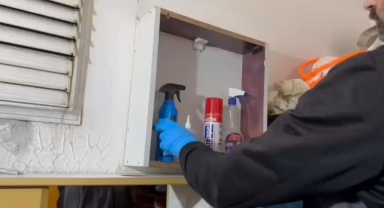 İşyerindeki gizli bölmeden kaçak tütün mamulleri ele geçirildi