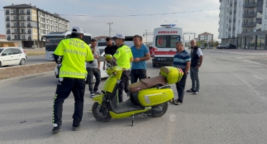 Kamyonet ile motosiklet çarpıştı: 1 yaralı
