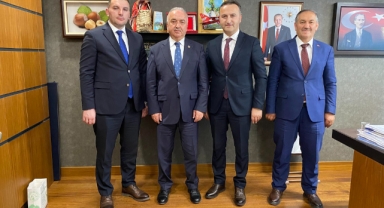 Kovanlık ve Aydındere Belediye Başkanlarından Giresun Milletvekili Temür’e TBMM Ziyareti