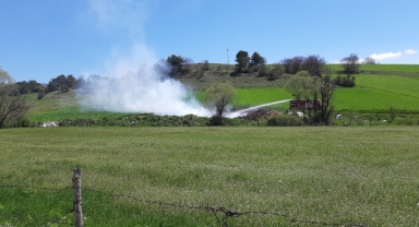 Köylülerin çöplerini döktüğü alanda yangın paniği