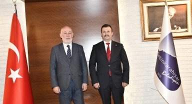 MHP Şebinkarahisar İlçe Başkanı Hakan Gürsoy ve Ekibi, Belediye Başkanı Şentürk’ü Ziyaret Etti